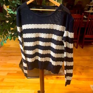 Size large Forever 21 sweater